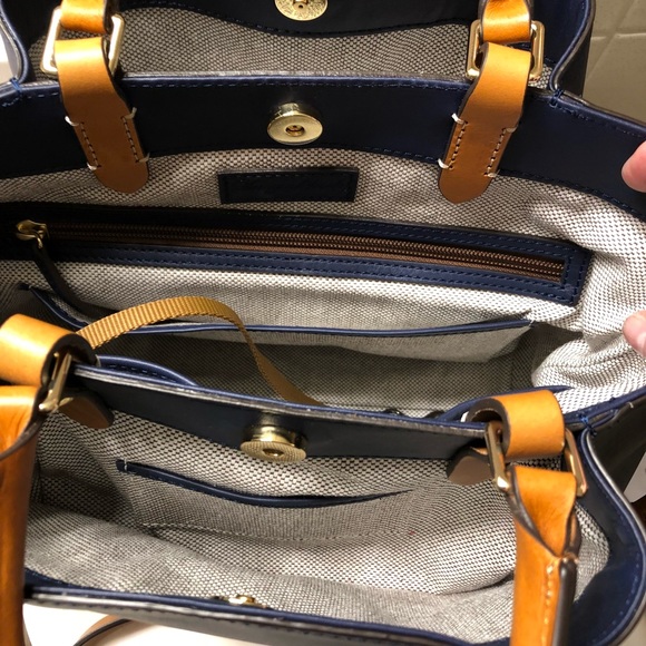 dooney and bourke large barlow satchel